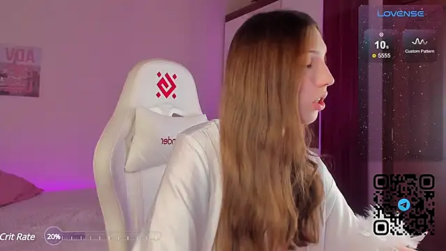 Snapshot of di_shanti chatting on 12/11/24, 03:02 di shanti online show from 12/11/24, 03:02