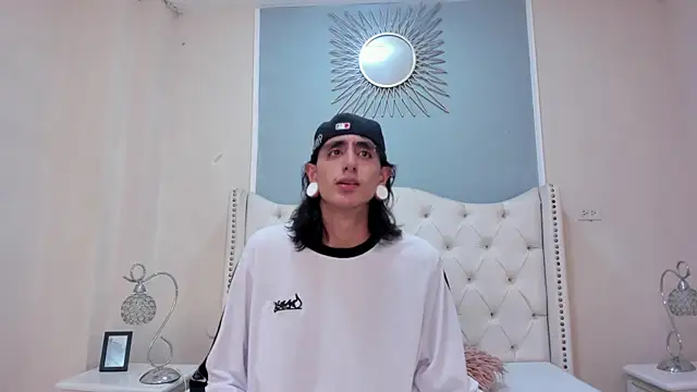 Snapshot of Matthew_Dixonn chatting on 12/27/24, 03:42 Matthew Dixonn online show from 12/27/24, 03:42