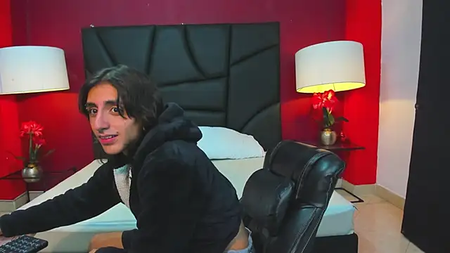 Snapshot of Matthew_Dixonn chatting on 01/05/25, 03:53 Matthew Dixonn online show from 01/05/25, 03:53