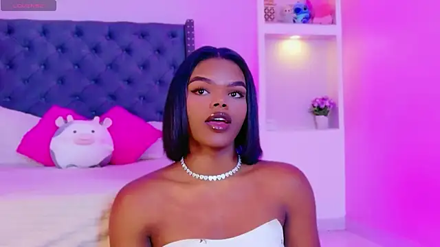 CamiEstrada online show from 11/07/25, 05:18