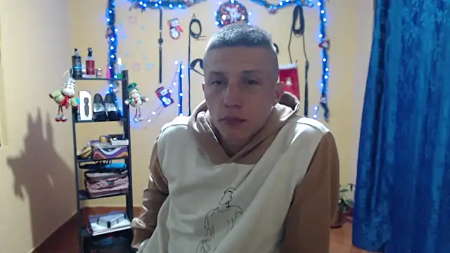 Snapshot of smith_lechosoxxx chatting on 11/21/25, 12:10 smith lechosoxxx online show from 11/21/25, 12:10