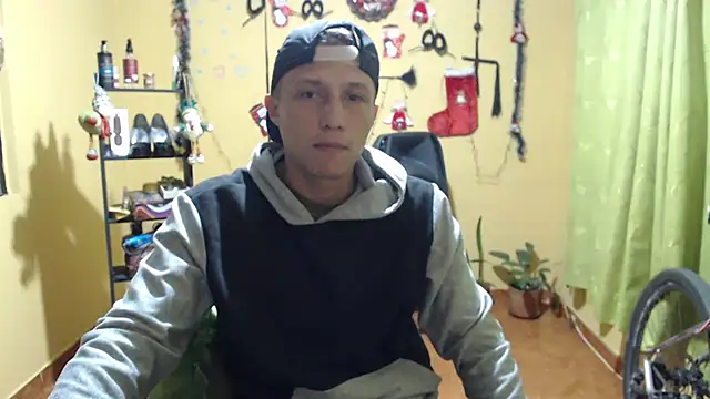 Snapshot of smith_lechosoxxx chatting on 12/04/25, 02:32 smith lechosoxxx online show from 12/04/25, 02:32