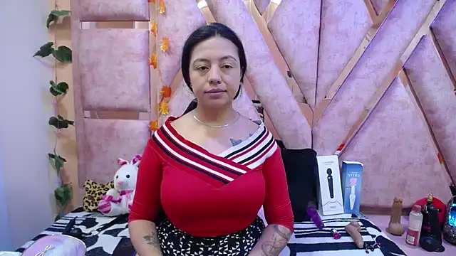 Snapshot of slut_anal_ chatting on 11/29/25, 07:17 slut anal online show from 11/29/25, 07:17