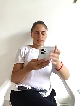 Scarlett-Leh online show from 12/02/25, 12:21