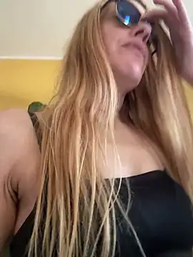Naylee   online show from 06/27/26, 11:37