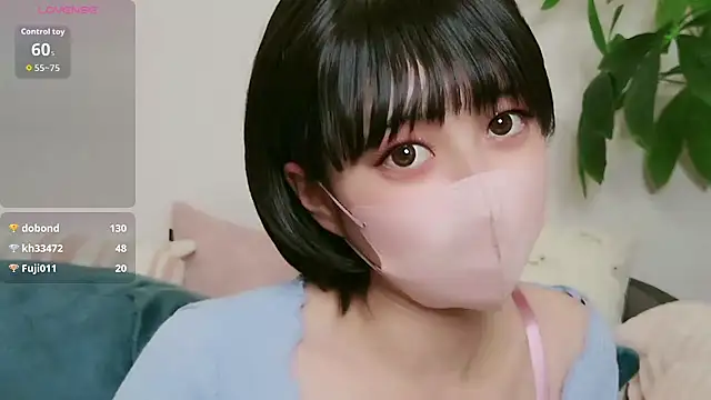 Snapshot of cohaku_329 chatting on 11/21/25, 12:15 cohaku 329 online show from 11/21/25, 12:15