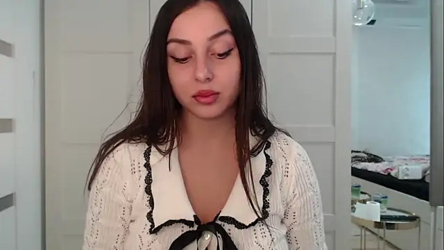 courtneyPerfect online show from 10/10/25, 01:54