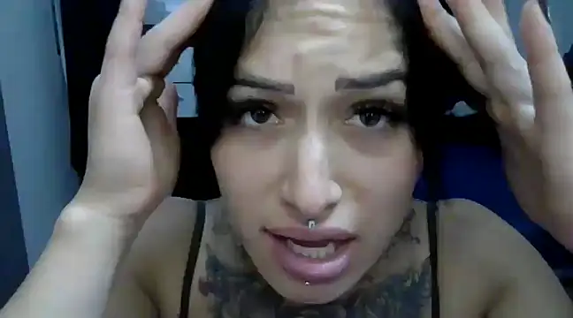 Snapshot of TinnaDawsom chatting on 03/01/25, 10:53 TinnaDawsom online show from 03/01/25, 10:53