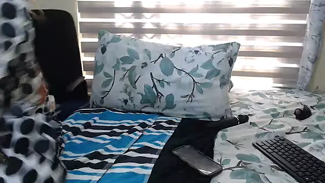 Foxybrownxx1 online show from 05/08/26, 07:25