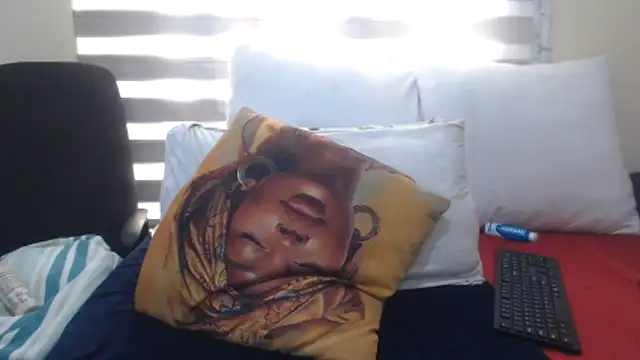 Foxybrownxx1 online show from 06/11/26, 06:22