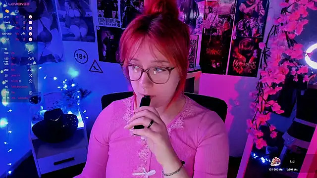 Snapshot of Rudy_02 chatting on 11/26/25, 09:49 Rudy 02 online show from 11/26/25, 09:49