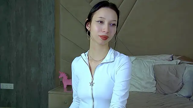 MaliaLandre online show from 02/24/25, 02:15