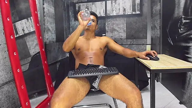 Derek Lustfordx online show from 01/06/25, 05:38