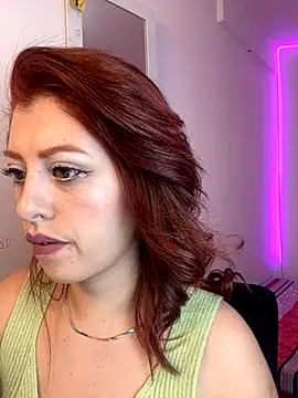 Snapshot of nix_white chatting on 11/21/25, 03:44 nix white online show from 11/21/25, 03:44