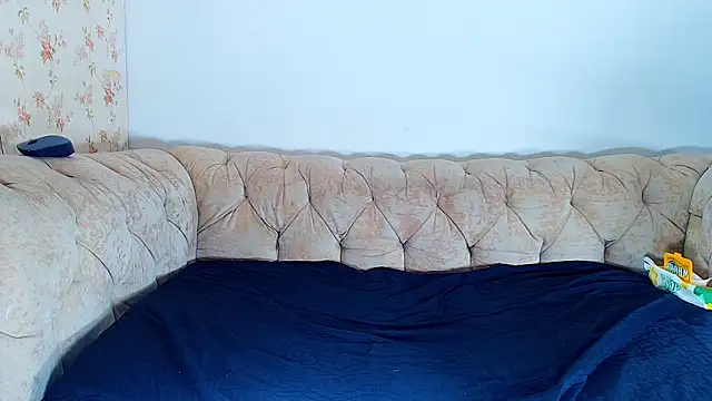 kira mz online show from 09/24/25, 12:08