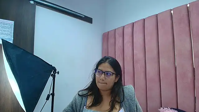 Snapshot of Miaa_Smiith_ chatting on 12/23/25, 03:26 Miaa Smiith online show from 12/23/25, 03:26