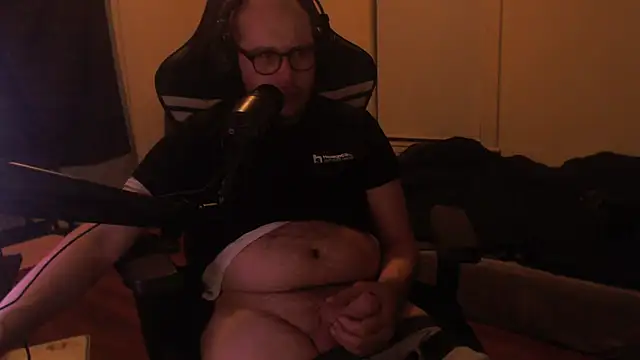 Snapshot of chicostick413 chatting on 09/18/25, 02:35 chicostick413 online show from 09/18/25, 02:35