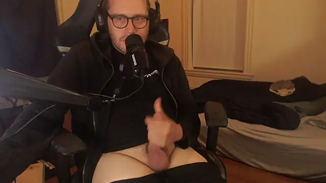 Snapshot of chicostick413 chatting on 09/23/25, 11:52 chicostick413 online show from 09/23/25, 11:52