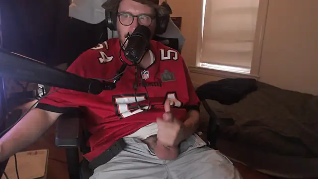 Snapshot of chicostick413 chatting on 09/27/25, 07:30 chicostick413 online show from 09/27/25, 07:30