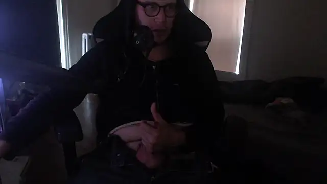 Snapshot of chicostick413 chatting on 10/19/25, 05:35 chicostick413 online show from 10/19/25, 05:35