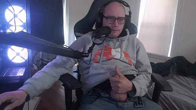 Snapshot of chicostick413 chatting on 10/28/25, 02:53 chicostick413 online show from 10/28/25, 02:53