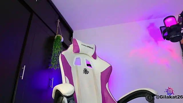 GilaKat online show from 11/28/25, 01:52