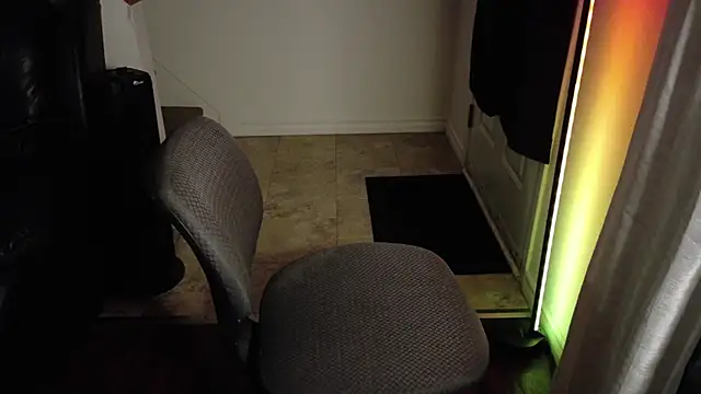 Snapshot of Thekodyy chatting on 11/13/25, 08:57 Thekodyy online show from 11/13/25, 08:57