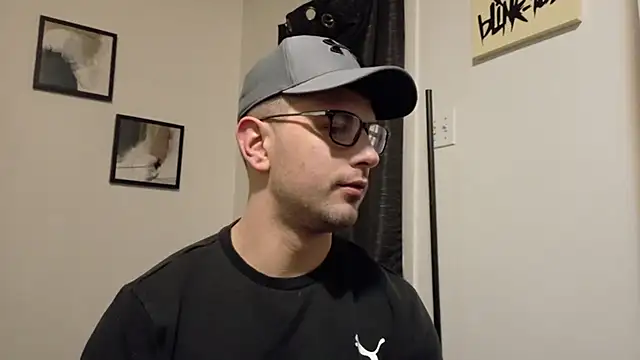 Snapshot of Thekodyy chatting on 11/30/25, 12:09 Thekodyy online show from 11/30/25, 12:09