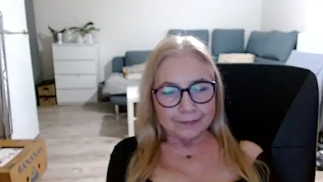 sofia xkiss online show from 12/17/24, 10:55