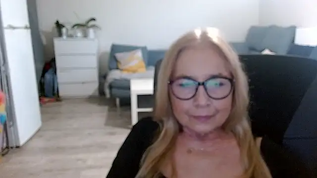 sofia xkiss online show from 01/04/25, 08:06