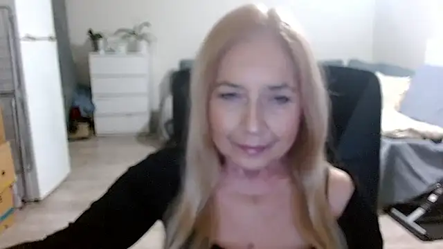 sofia xkiss online show from 01/06/25, 02:36