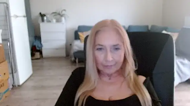 sofia xkiss online show from 01/07/25, 10:54