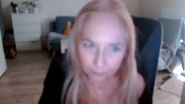 sofia xkiss online show from 01/10/25, 10:39