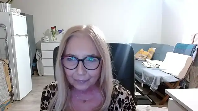 sofia xkiss online show from 03/10/25, 06:01