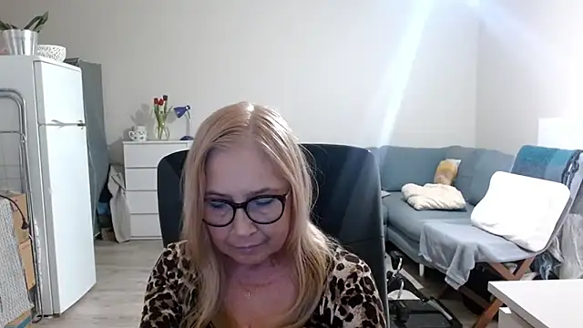 sofia xkiss online show from 03/11/25, 07:48