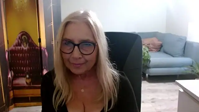 sofia xkiss online show from 11/04/25, 03:00