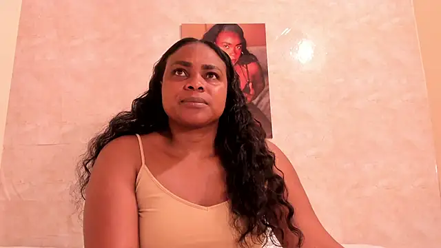 Snapshot of NicolVilla chatting on 02/04/26, 01:17 NicolVilla online show from 02/04/26, 01:17