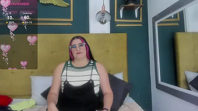 Snapshot of BellaPeers_ chatting on 01/07/25, 11:48 BellaPeers online show from 01/07/25, 11:48