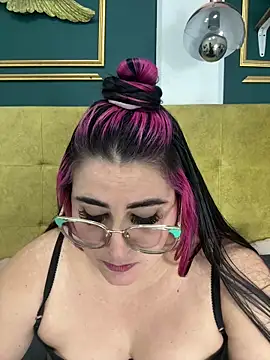 Snapshot of BellaPeers_ chatting on 01/11/25, 03:20 BellaPeers online show from 01/11/25, 03:20