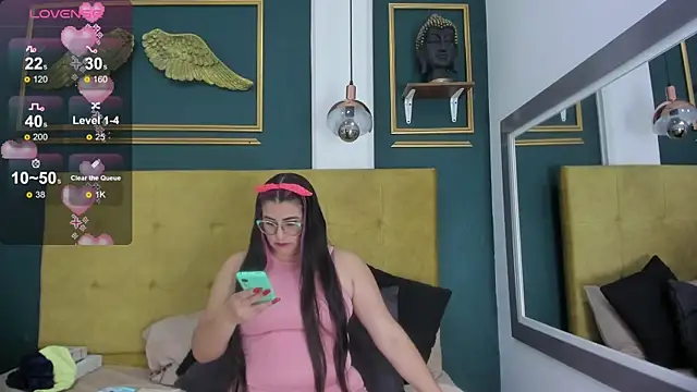 Snapshot of BellaPeers_ chatting on 01/28/25, 12:00 BellaPeers online show from 01/28/25, 12:00