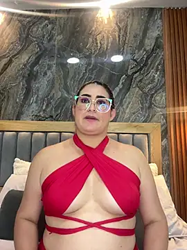 Snapshot of BellaPeers_ chatting on 02/08/25, 03:00 BellaPeers online show from 02/08/25, 03:00