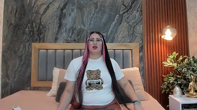 Snapshot of BellaPeers_ chatting on 02/11/25, 11:43 BellaPeers online show from 02/11/25, 11:43