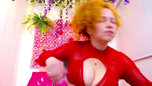 BLONDE SEXYHOT online show from 11/15/25, 01:03