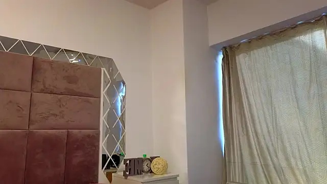 Snapshot of SweetScribe chatting on 01/09/25, 09:59 SweetScribe online show from 01/09/25, 09:59