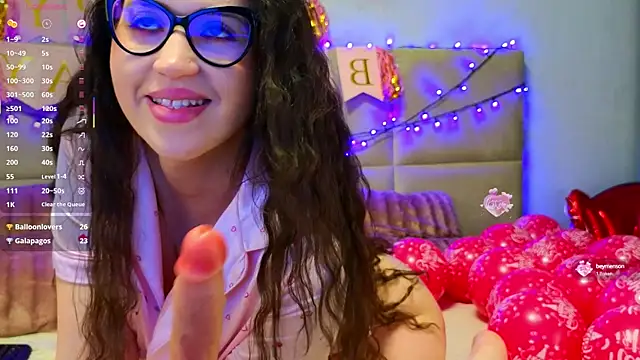 Snapshot of SweetScribe chatting on 03/10/25, 10:15 SweetScribe online show from 03/10/25, 10:15