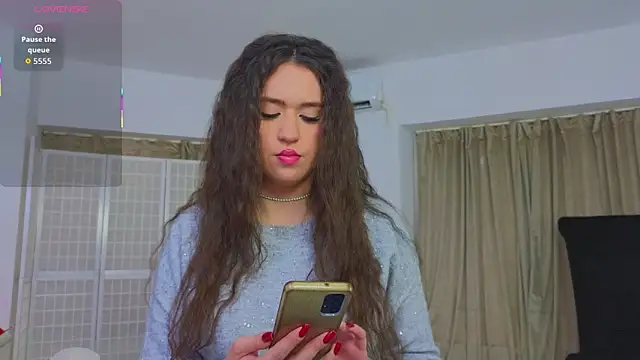 Snapshot of SweetScribe chatting on 11/14/25, 06:45 SweetScribe online show from 11/14/25, 06:45