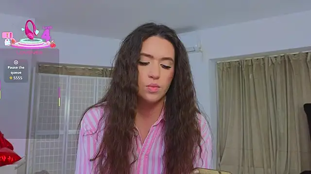 Snapshot of SweetScribe chatting on 11/19/25, 06:35 SweetScribe online show from 11/19/25, 06:35