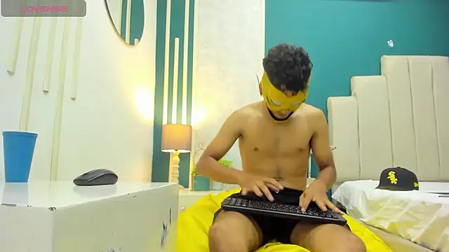 Snapshot of Austin_Cardieff chatting on 01/03/25, 10:29 Austin Cardieff online show from 01/03/25, 10:29