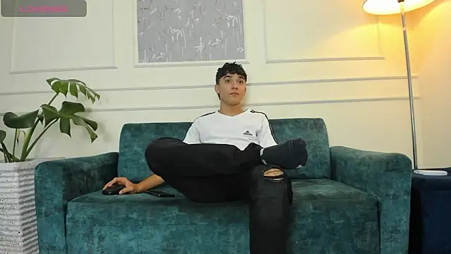 Snapshot of Austin_Cardieff chatting on 01/07/25, 02:53 Austin Cardieff online show from 01/07/25, 02:53