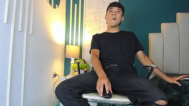 Snapshot of Austin_Cardieff chatting on 02/06/25, 07:40 Austin Cardieff online show from 02/06/25, 07:40